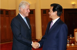 Thủ tướng Nguyễn Tấn Dũng tiếp cựu Tổng thống Bill Clinton 